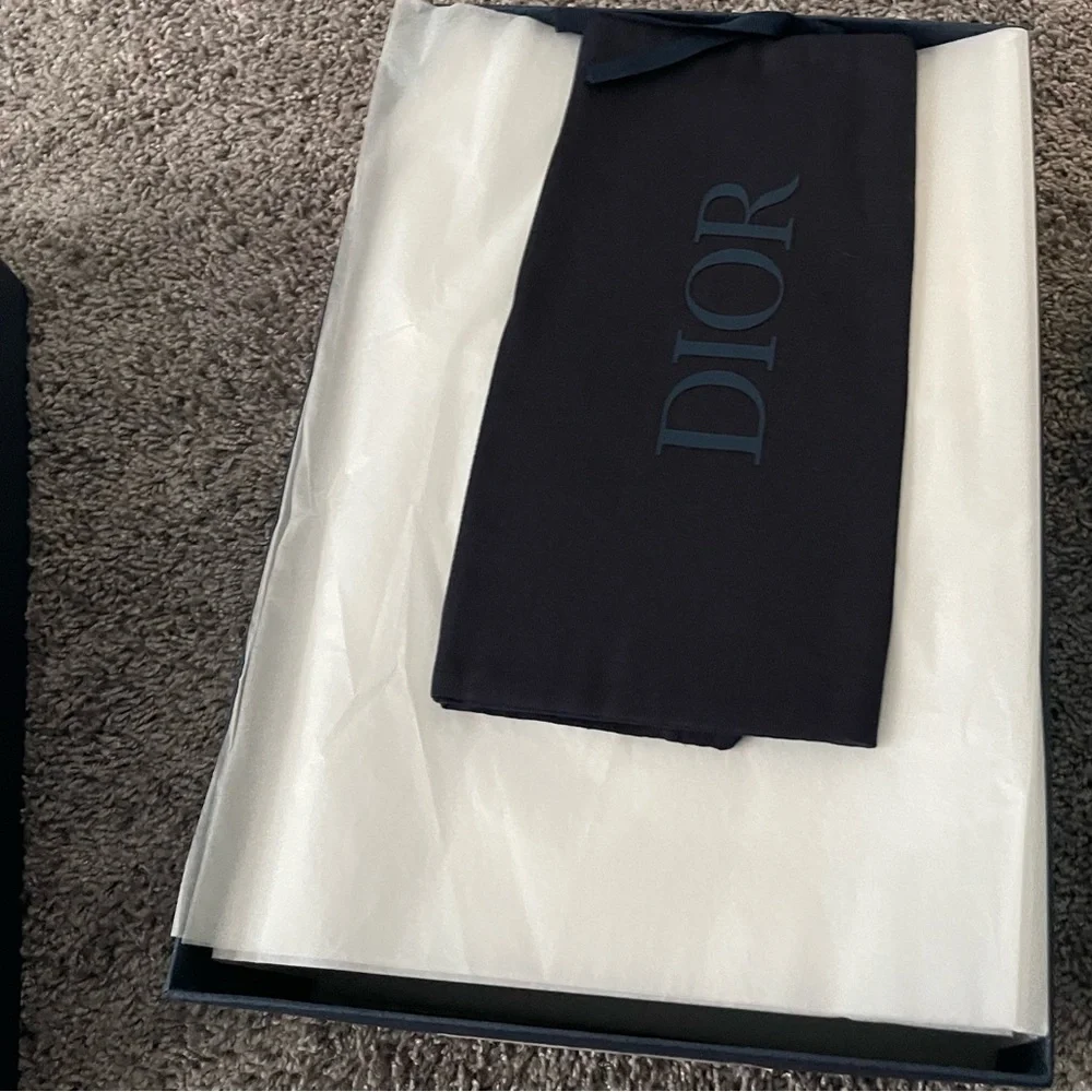 Dior Designer Sneakers - Picture 6 of 7